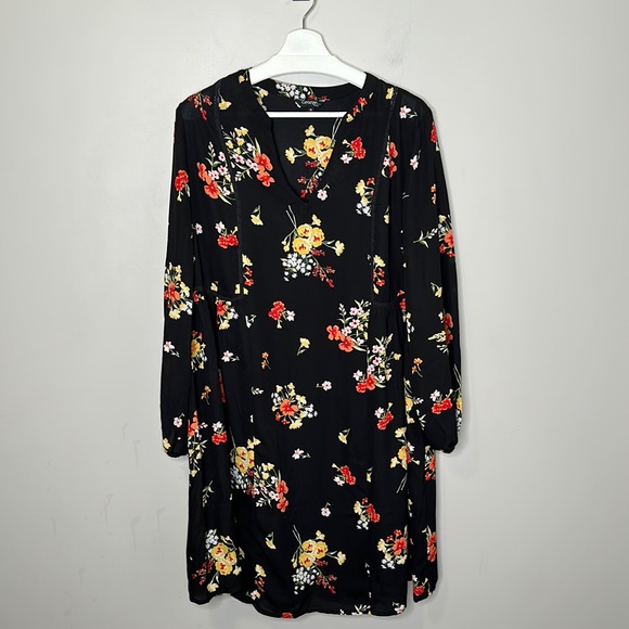 George Dresses & Skirts - ✨ 3 for $35 ✨ George Black Floral Print Dress